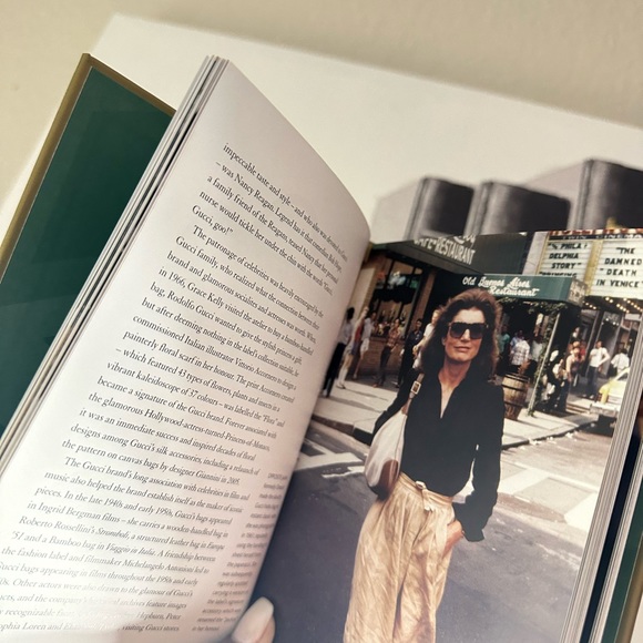 New bundle of books 4 items - Picture 3 of 3